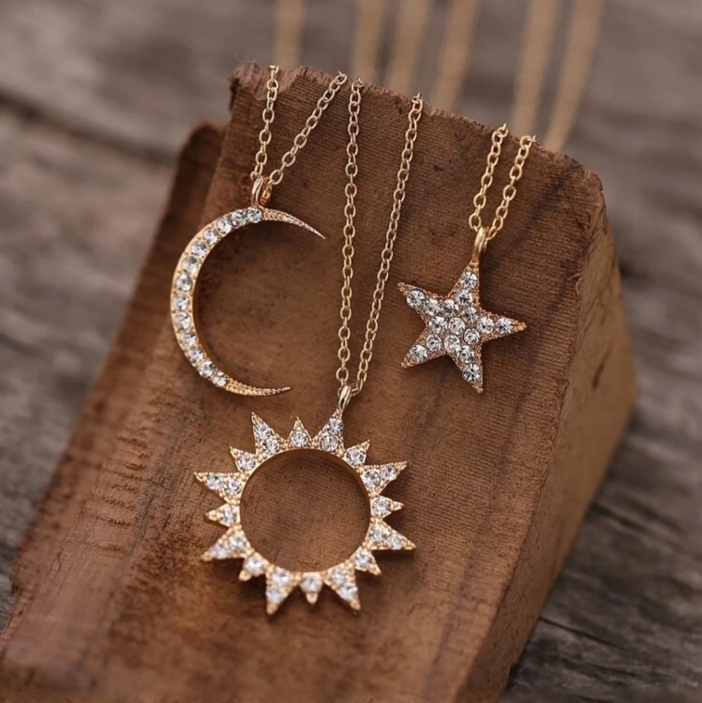 *Omi* Cosmic Necklace Set - Picture 2 of 4